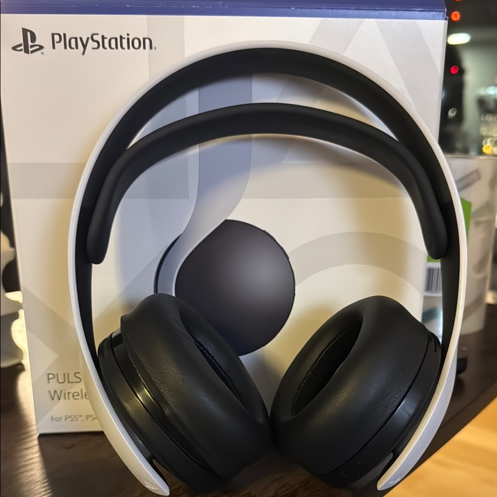 Sony Black and White Gaming Headset for PlayStation